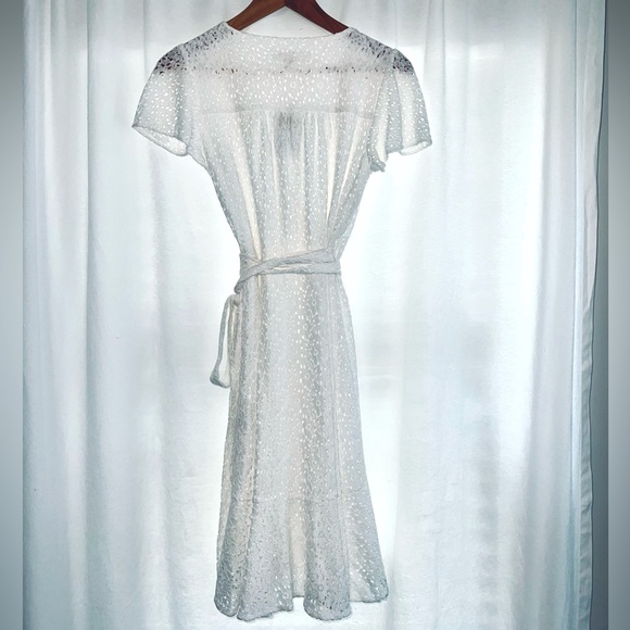 Michael Kors XS white crossover lace dress with ruffle hem & tie closure. NWT. - Picture 2 of 9